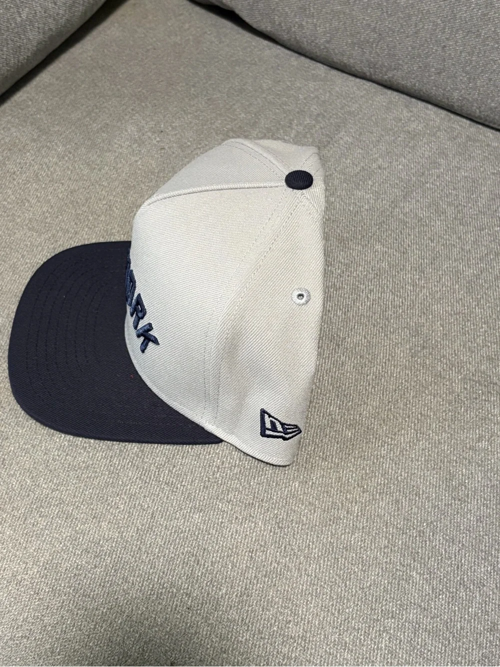 New Era New York Yankees Pivot Mesh 59FIFTY Fitted Hat Size 7 3/4